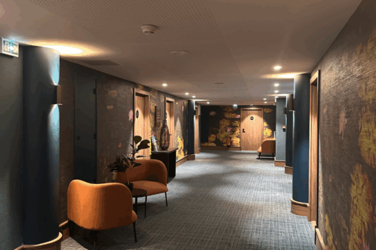 Couloir hôtel Golden Tulip Aix-Les-Bains