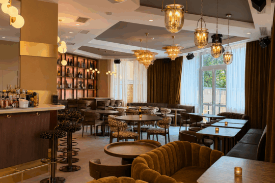 intérieur salle de restaurant luxe et classe annecy