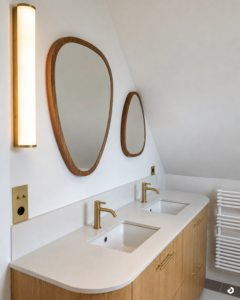 salle de bain avec applique murale verticale duret electricite