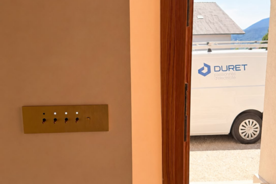 appareillage haut de gamme entrée villa d'exception duret electricite