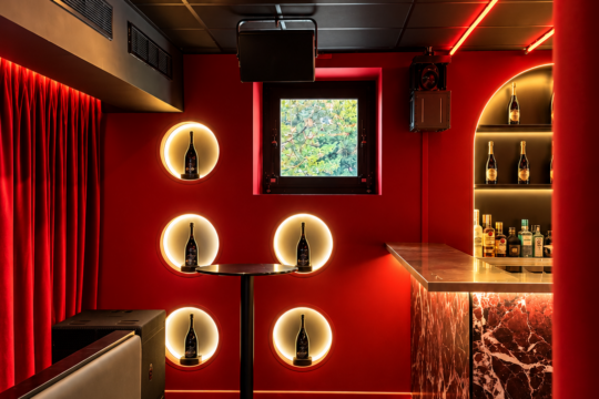 espace intérieur boite de nuit le nova